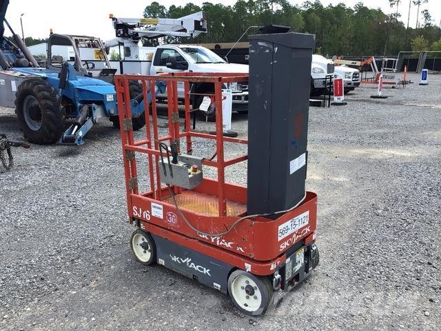 SkyJack SJ16 Vertical mast lifts