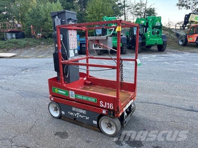 SkyJack SJ16 Vertical mast lifts