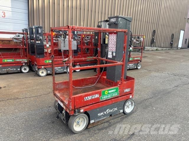 SkyJack SJ16 Vertical mast lifts