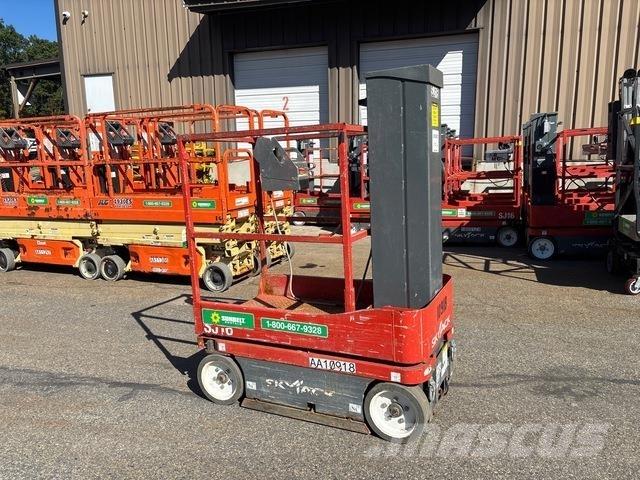 SkyJack SJ16 Vertical mast lifts
