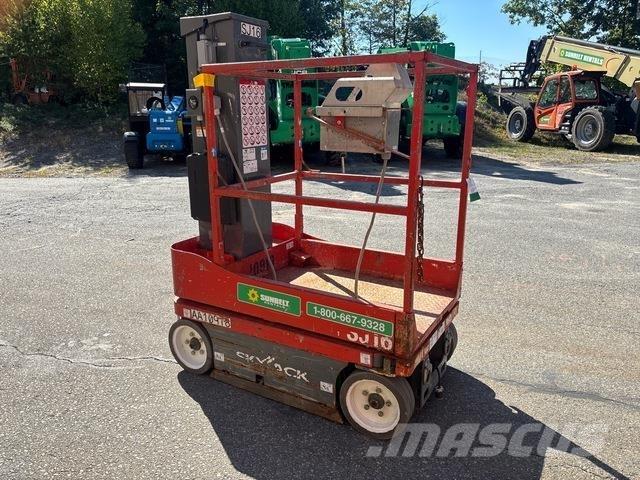 SkyJack SJ16 Vertical mast lifts
