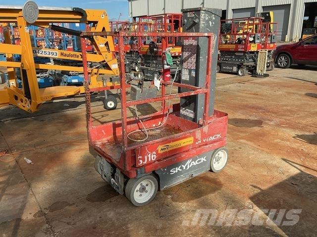 SkyJack SJ16 Vertical mast lifts