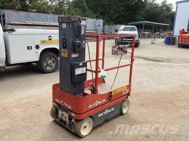 SkyJack SJ16 Vertical mast lifts
