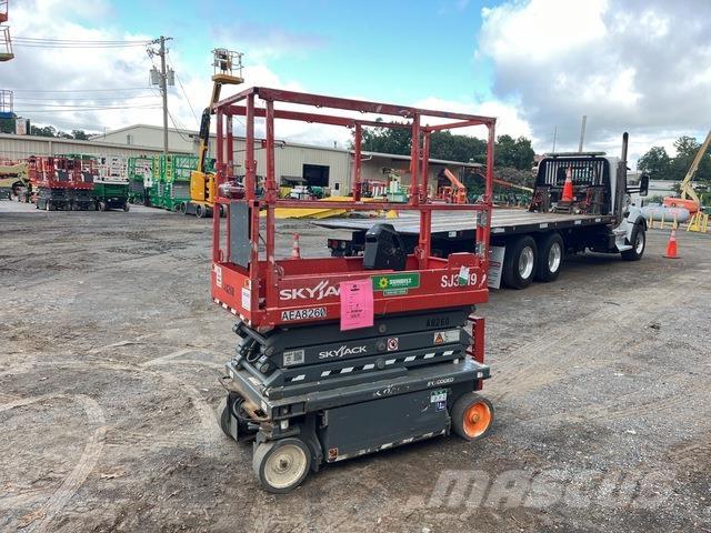 SkyJack SJ3219 Scissor Lifts