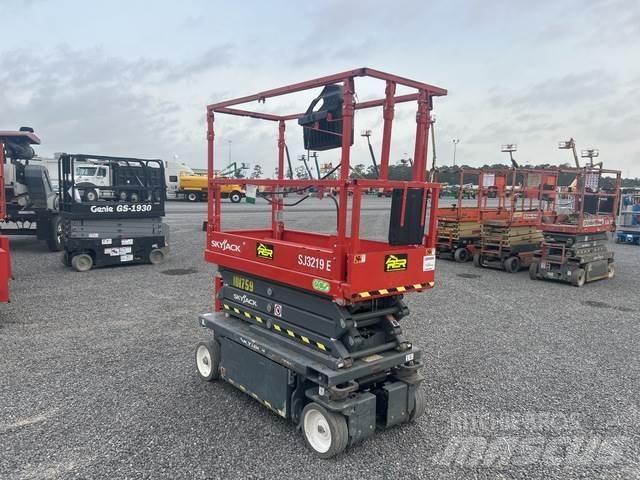 SkyJack SJ3219 Scissor Lifts