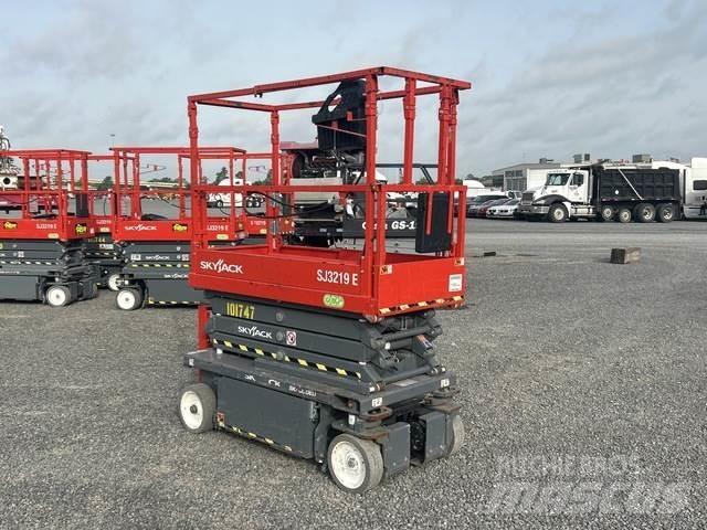SkyJack SJ3219 Scissor Lifts