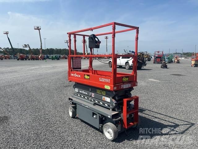 SkyJack SJ3219 Scissor Lifts