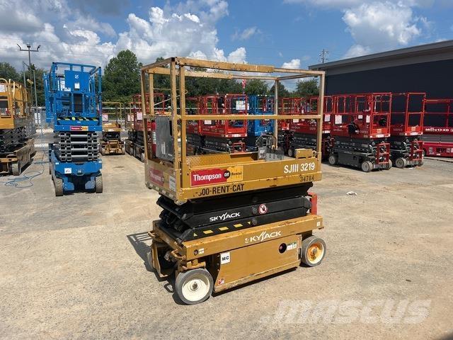 SkyJack SJ3219 Scissor Lifts
