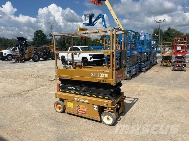 SkyJack SJ3219 Scissor Lifts
