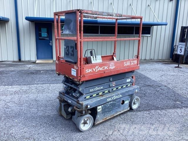 SkyJack SJ3219 Scissor Lifts