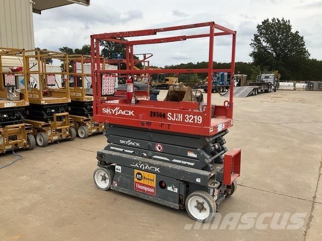 SkyJack SJ3219 Scissor Lifts