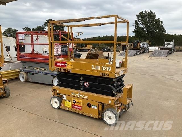 SkyJack SJ3219 Scissor Lifts