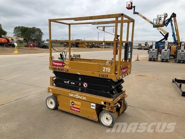 SkyJack SJ3219 Scissor Lifts