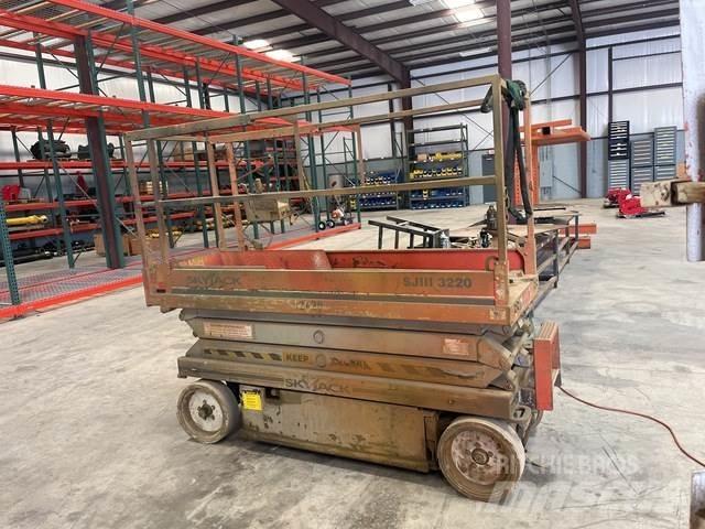 SkyJack SJ3220 Scissor Lifts