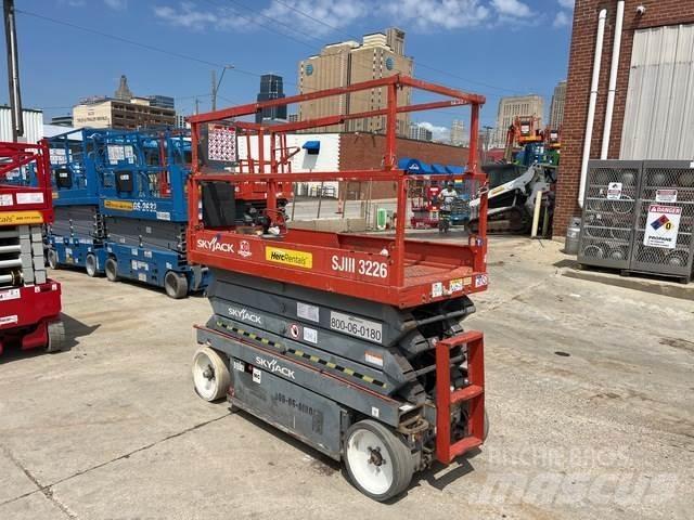 SkyJack SJ3226 Scissor Lifts