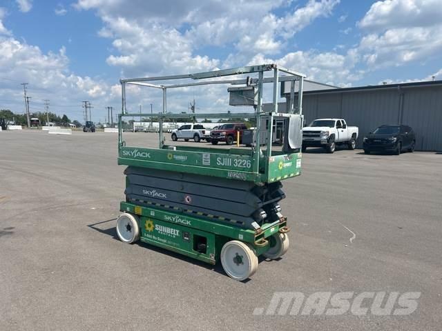 SkyJack SJ3226 Scissor Lifts