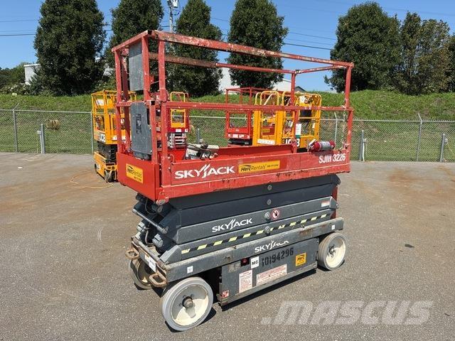 SkyJack SJ3226 Scissor lifts
