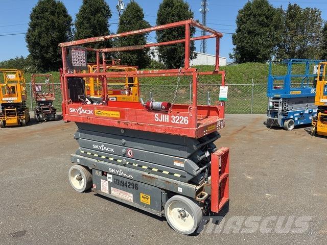 SkyJack SJ3226 Scissor lifts