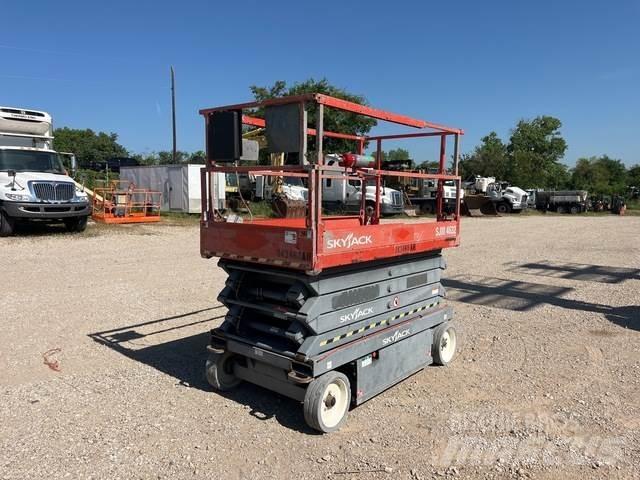 SkyJack SJ4632 Scissor Lifts
