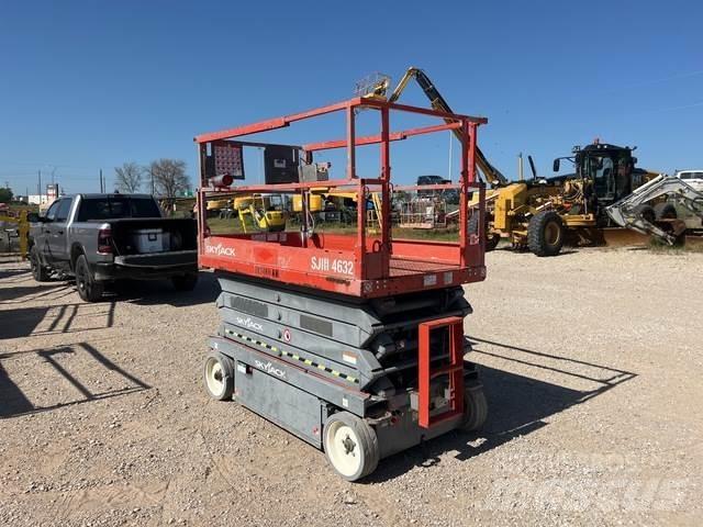 SkyJack SJ4632 Scissor Lifts