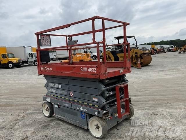 SkyJack SJ4632 Scissor Lifts