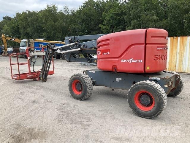 SkyJack SJ46AJ Articulated boom lifts