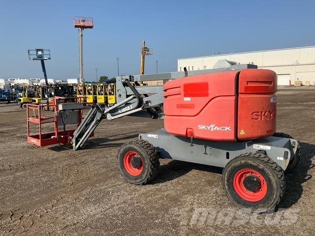 SkyJack SJ46AJ Articulated boom lifts