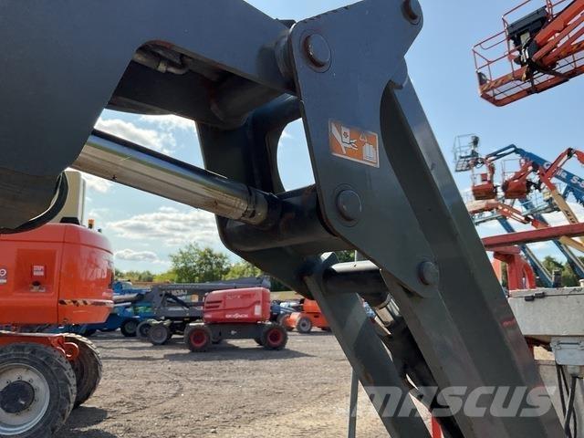 SkyJack SJ63J Articulated boom lifts