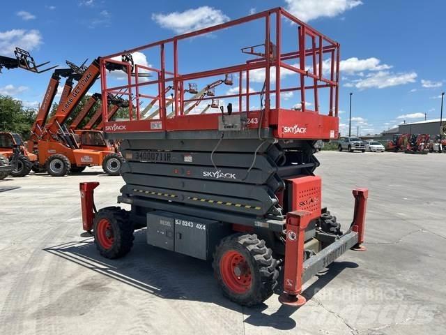 SkyJack SJ8243 Scissor Lifts