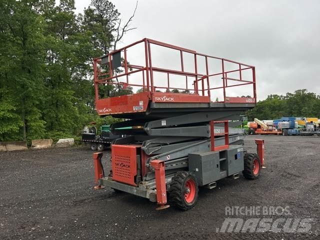 SkyJack SJ9250 Scissor Lifts
