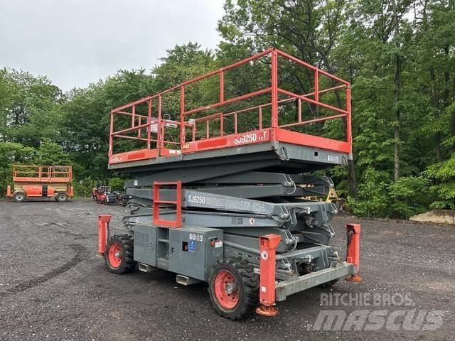 SkyJack SJ9250 Scissor Lifts