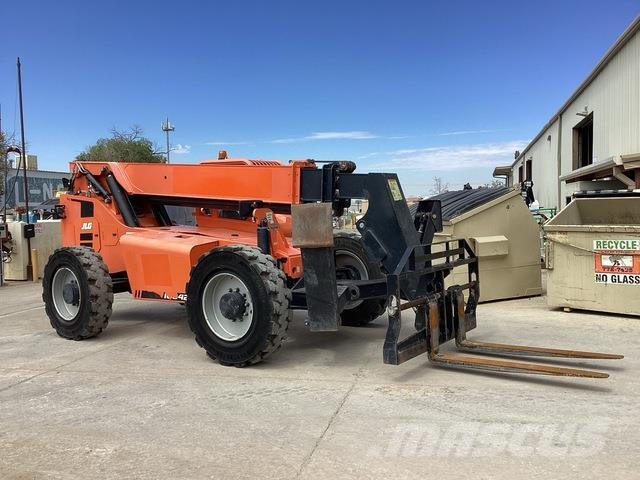 SkyTrak 10042 Telescopic Handlers