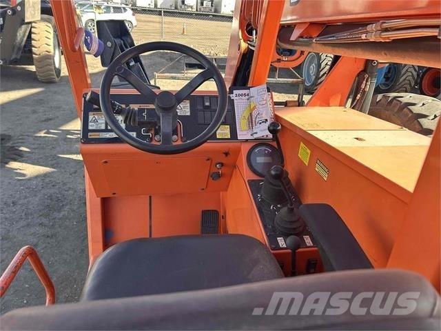 SkyTrak 10054 Telescopic Handlers