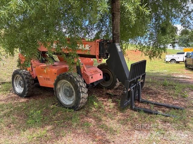 SkyTrak 6042 Telescopic Handlers