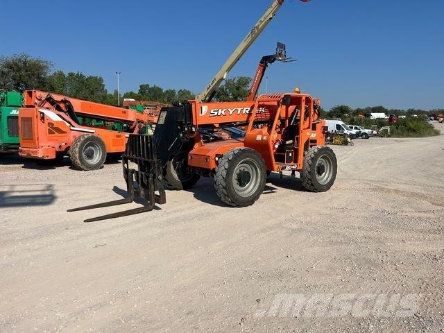 SkyTrak 6042 Telescopic Handlers