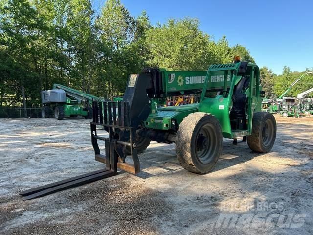 SkyTrak 8042 Telescopic Handlers