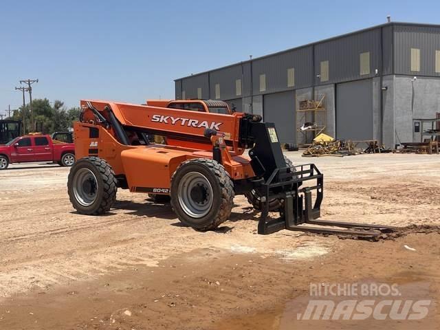 SkyTrak 8042 Telescopic Handlers
