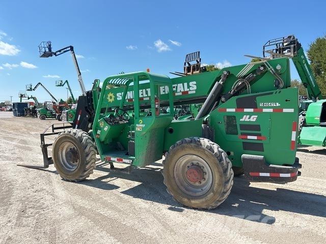 SkyTrak 8042 Telescopic Handlers