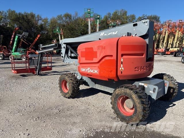 SkyTrak SJ63AJ Articulated boom lifts