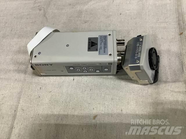  Sony DXC-390 Other