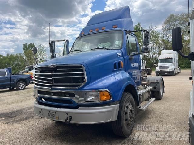 Sterling A9500 Conventional Trucks / Tractor Trucks