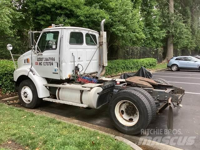 Sterling A9500 Conventional Trucks / Tractor Trucks
