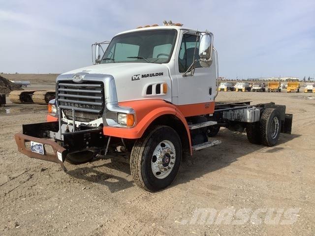 Sterling L7500 Cabins and interior