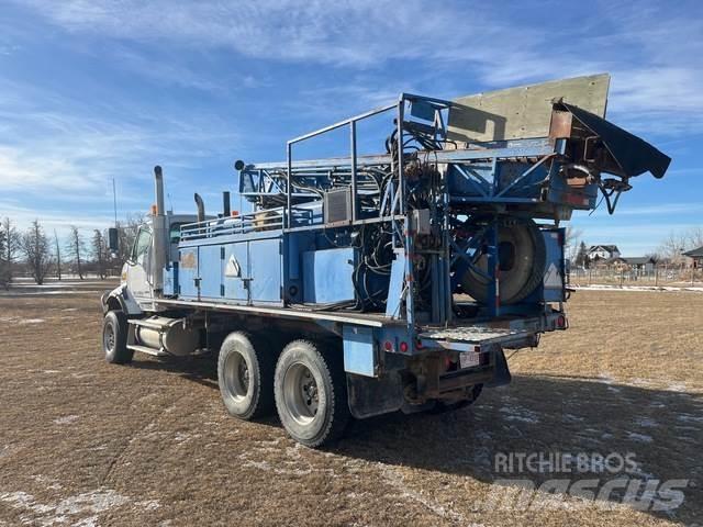 Sterling L9500 Digger Derricks trucks