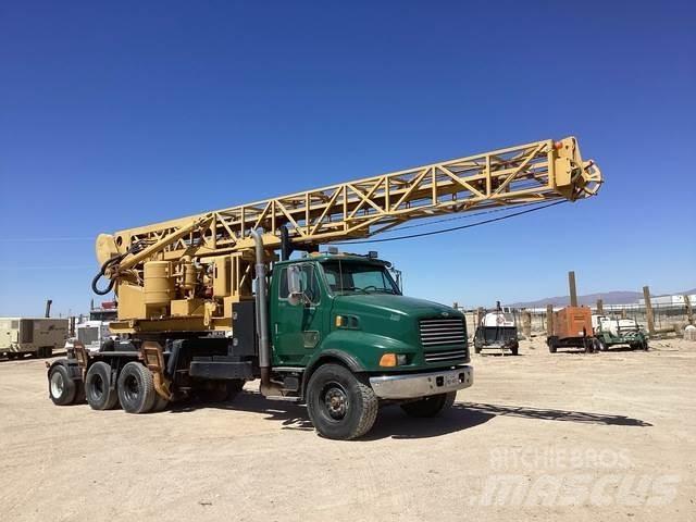 Sterling L9500 Digger Derricks trucks