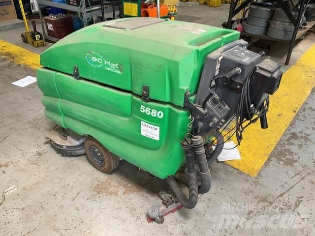 Tennant 5680E Scrubber dryers