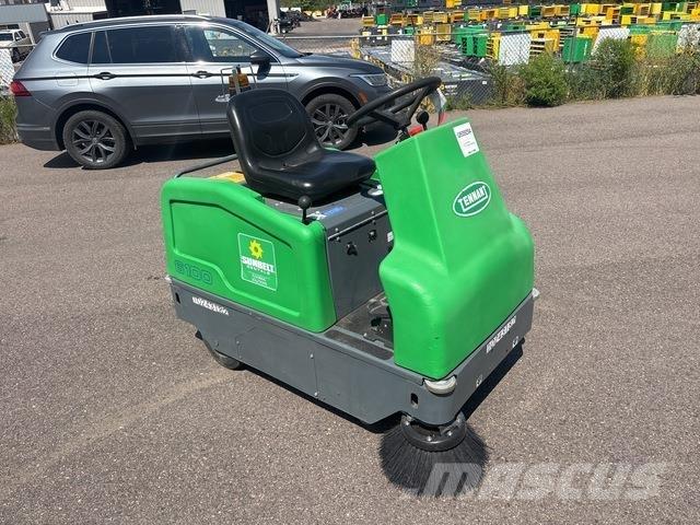 Tennant 6100 Indoor sweepers