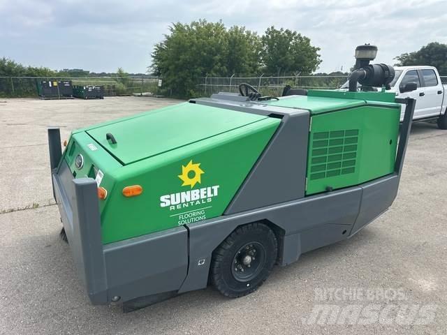 Tennant 800LPG Indoor sweepers