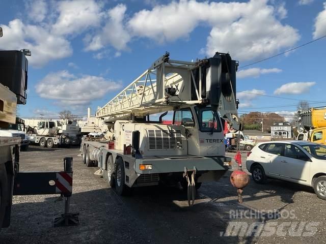 Terex T560-1 Crawler Cranes