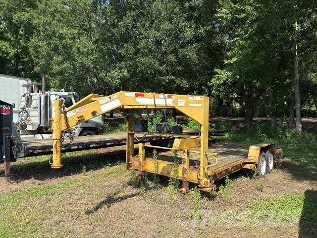 TOWMASTER  Lowboy trailer